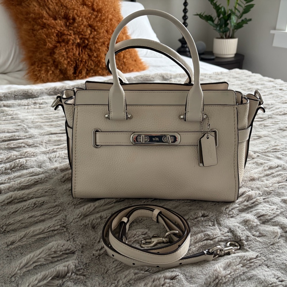 Coach Swagger Bag 27